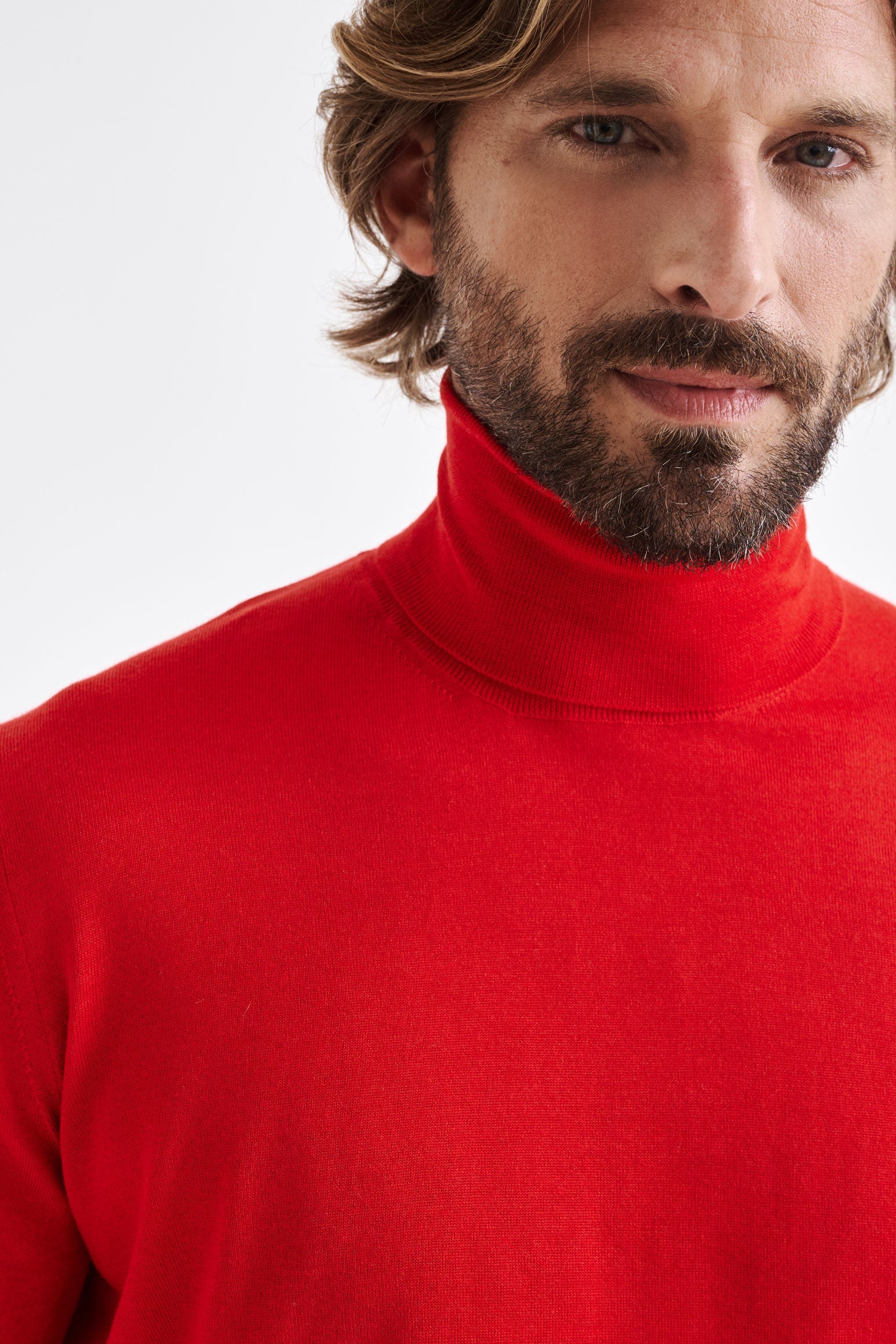 Carmine Cashmere Merino Silk Blend Telford Turtleneck Sweater — detail 3