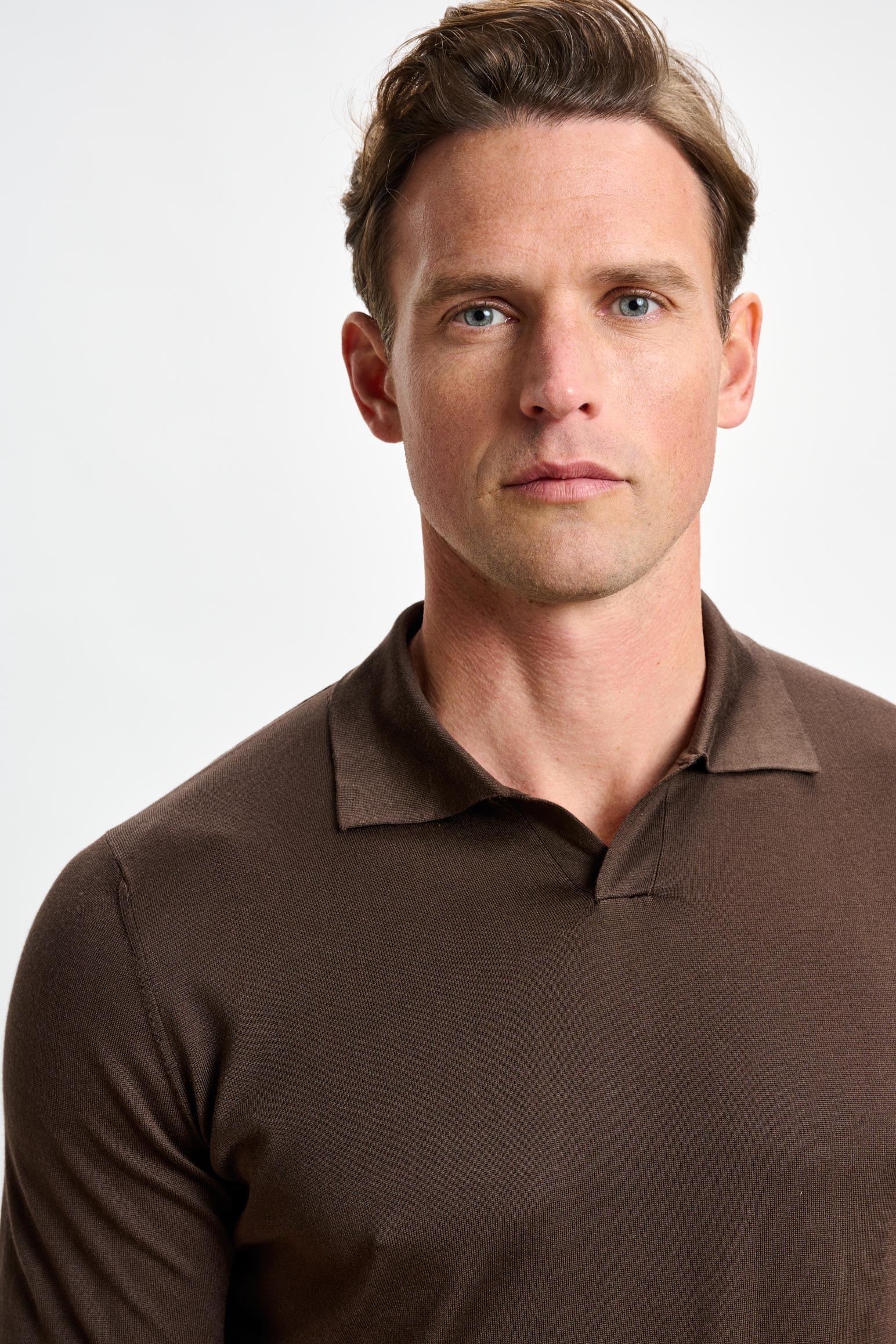 Chocolate Silk Knitted Short Sleeve Open Collar Cawdor Polo Shirt — detail 4