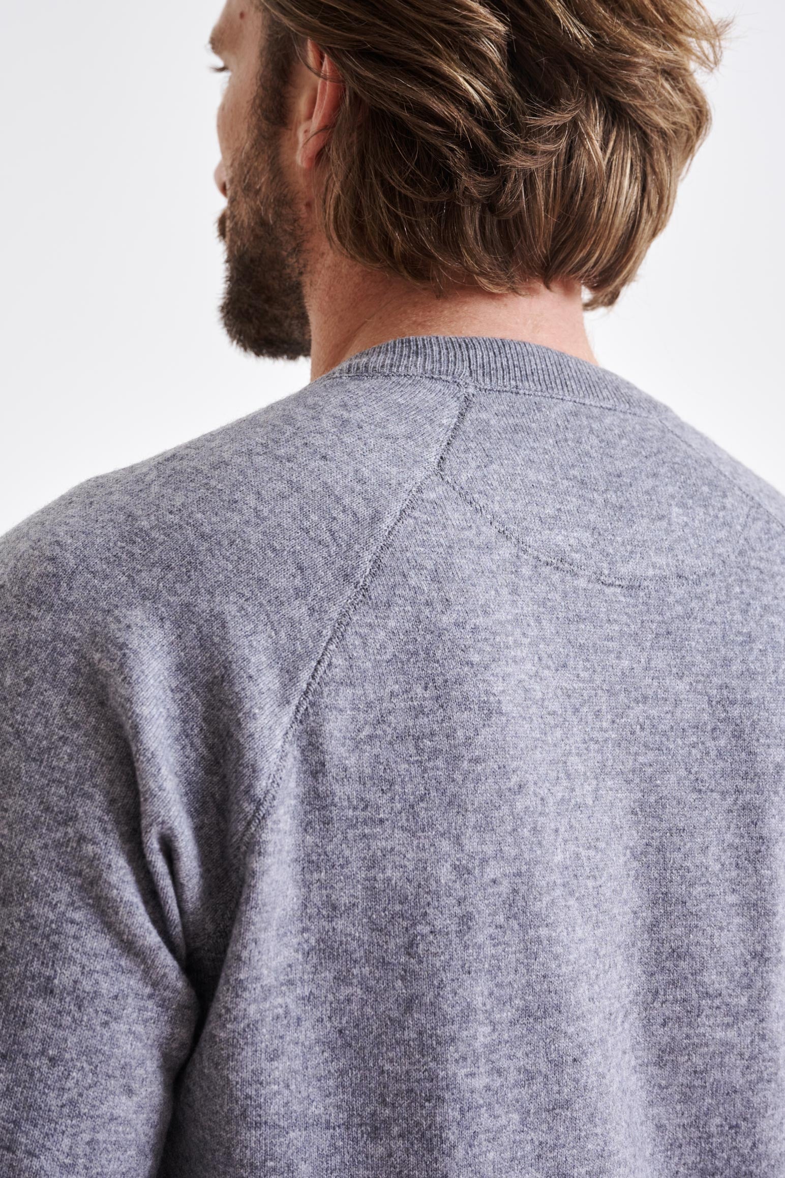 Mid-Grey Melange 100% Cashmere Whitby Crewneck Sweater — detail 3