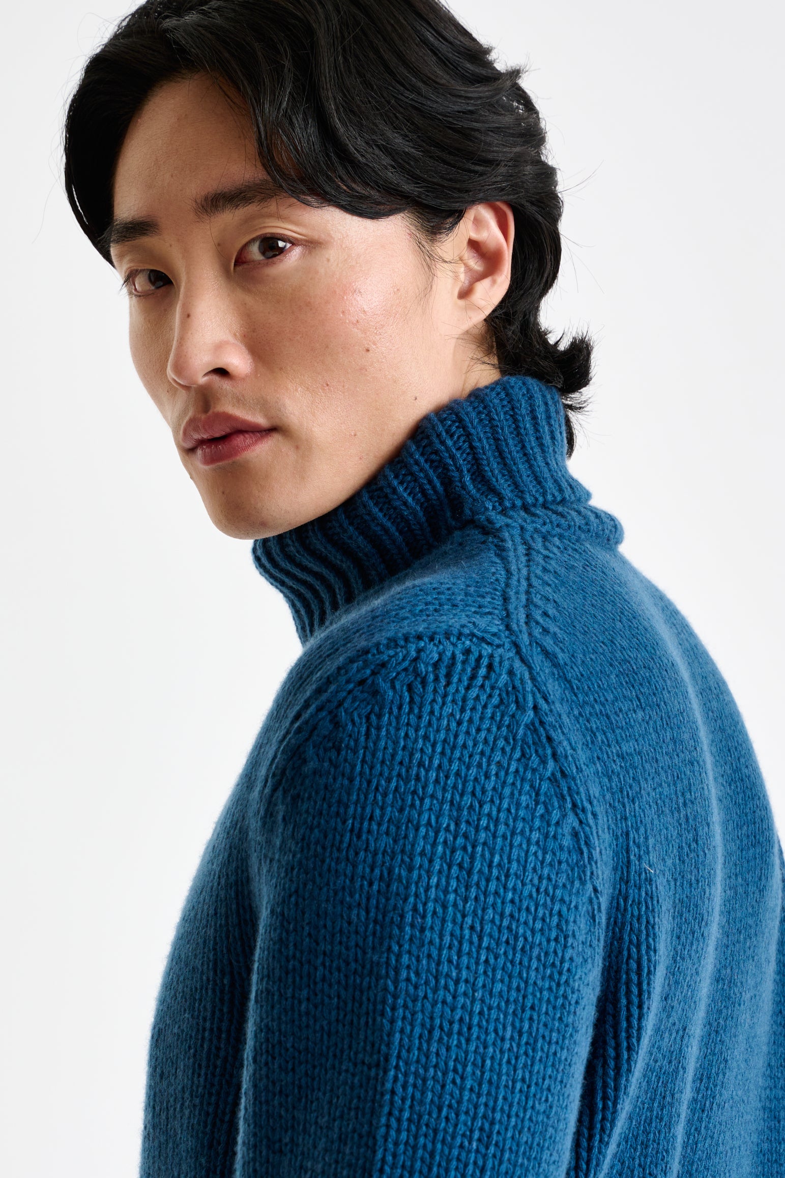 Pilot Blue Chunky Wool & Cashmere Banbury Rollneck — detail 3