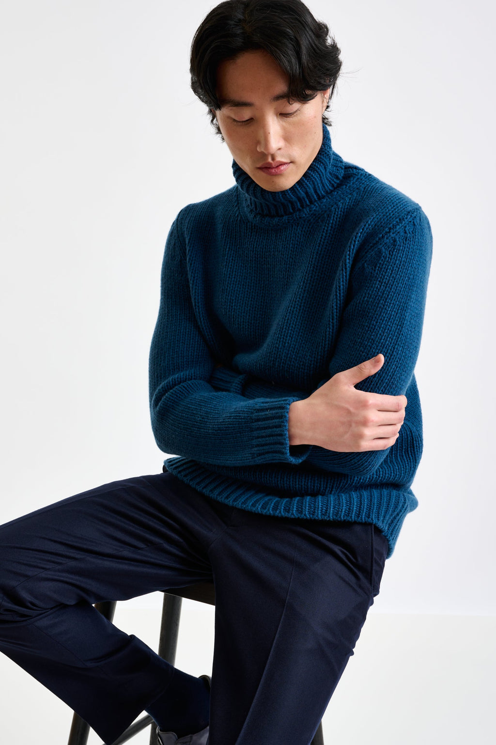 Pilot Blue Chunky Wool & Cashmere Banbury Rollneck — detail 4