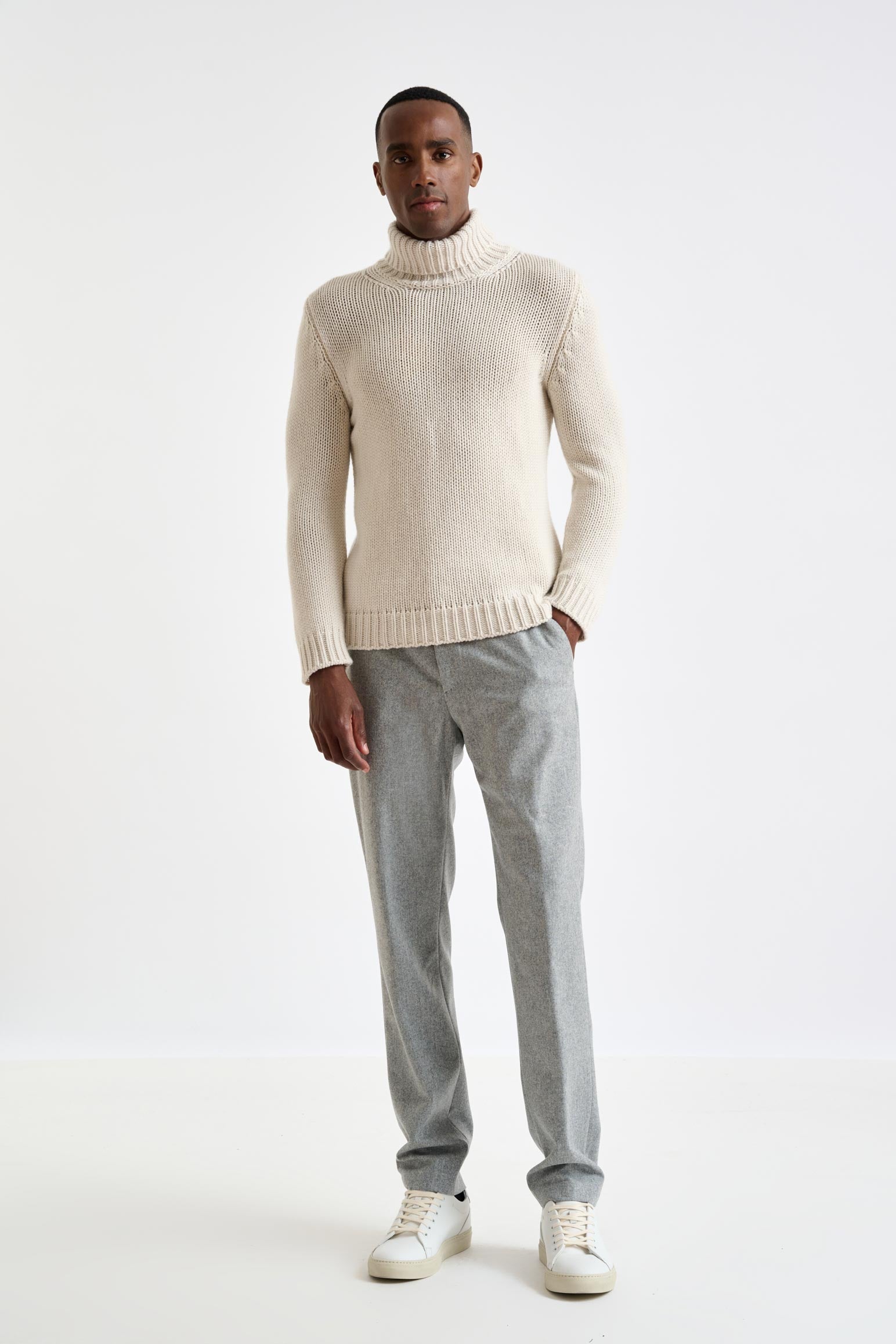 Off-White Chunky 100% Cashmere Banbury Rollneck Sweater — detail 2