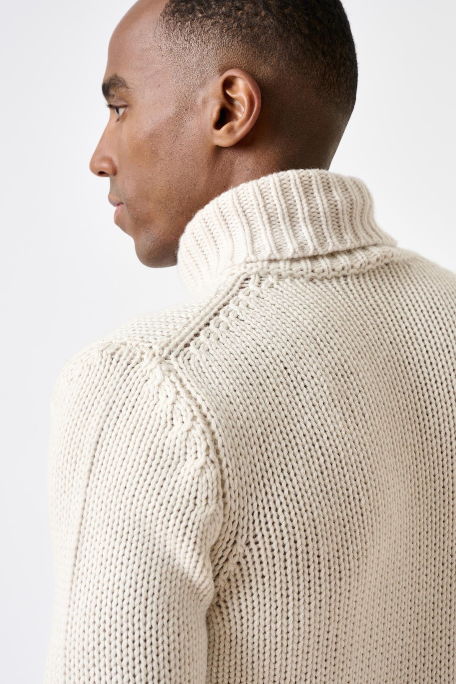 Off-White Chunky 100% Cashmere Banbury Rollneck Sweater — detail 1