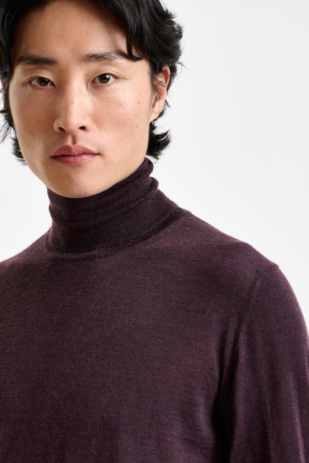Dark Burgundy Cashmere & Silk Blend Telford Turtleneck Sweater — detail 2