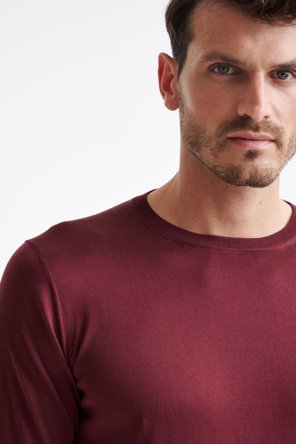 Burgundy 100% Silk Crewe Knitted Sweater — detail 1