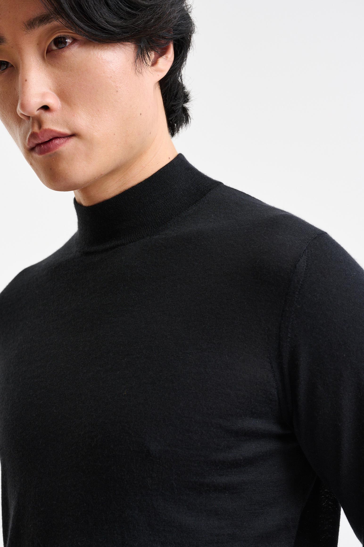 Black Cashmere & Merino Silk Ramsey High Crewneck Knitwear — detail 2