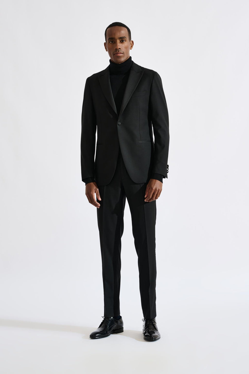 Black Soho Peak Collar Tuxedo New Deluxe